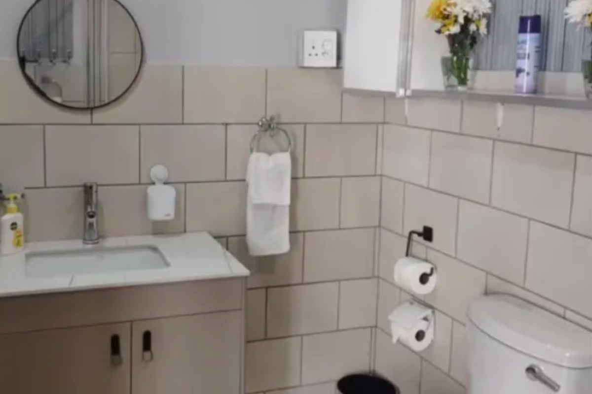 Deluxe King Suite (Room 2)
