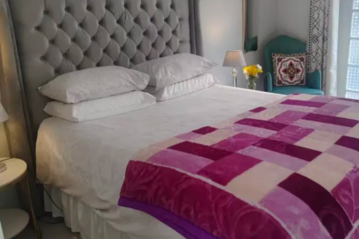 Deluxe King Suite (Room 2)