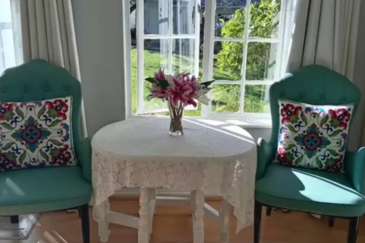 Garden View Queen Room (Room 4)