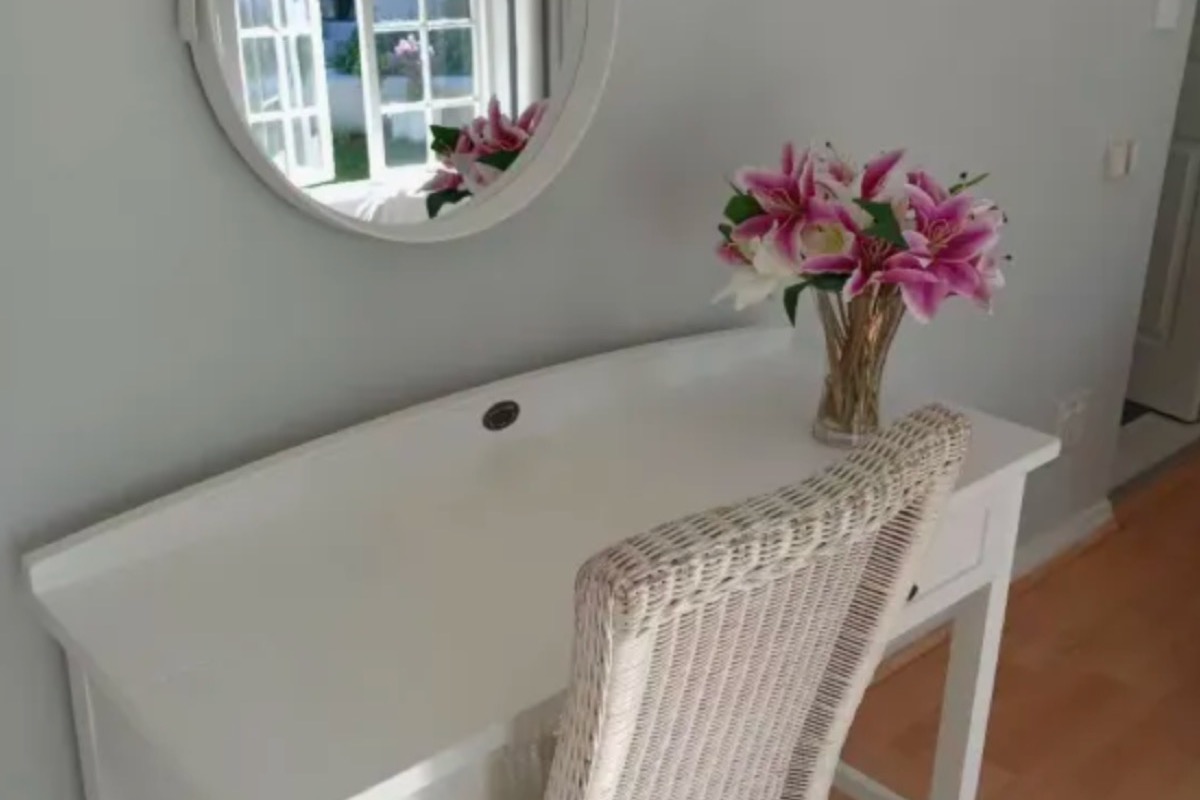 Garden View Queen Room (Room 4)